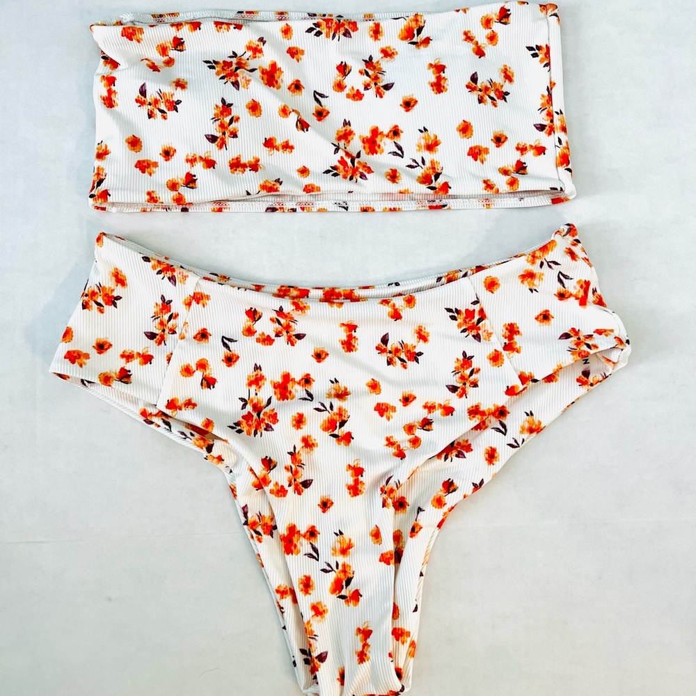 Flower strapless bikini